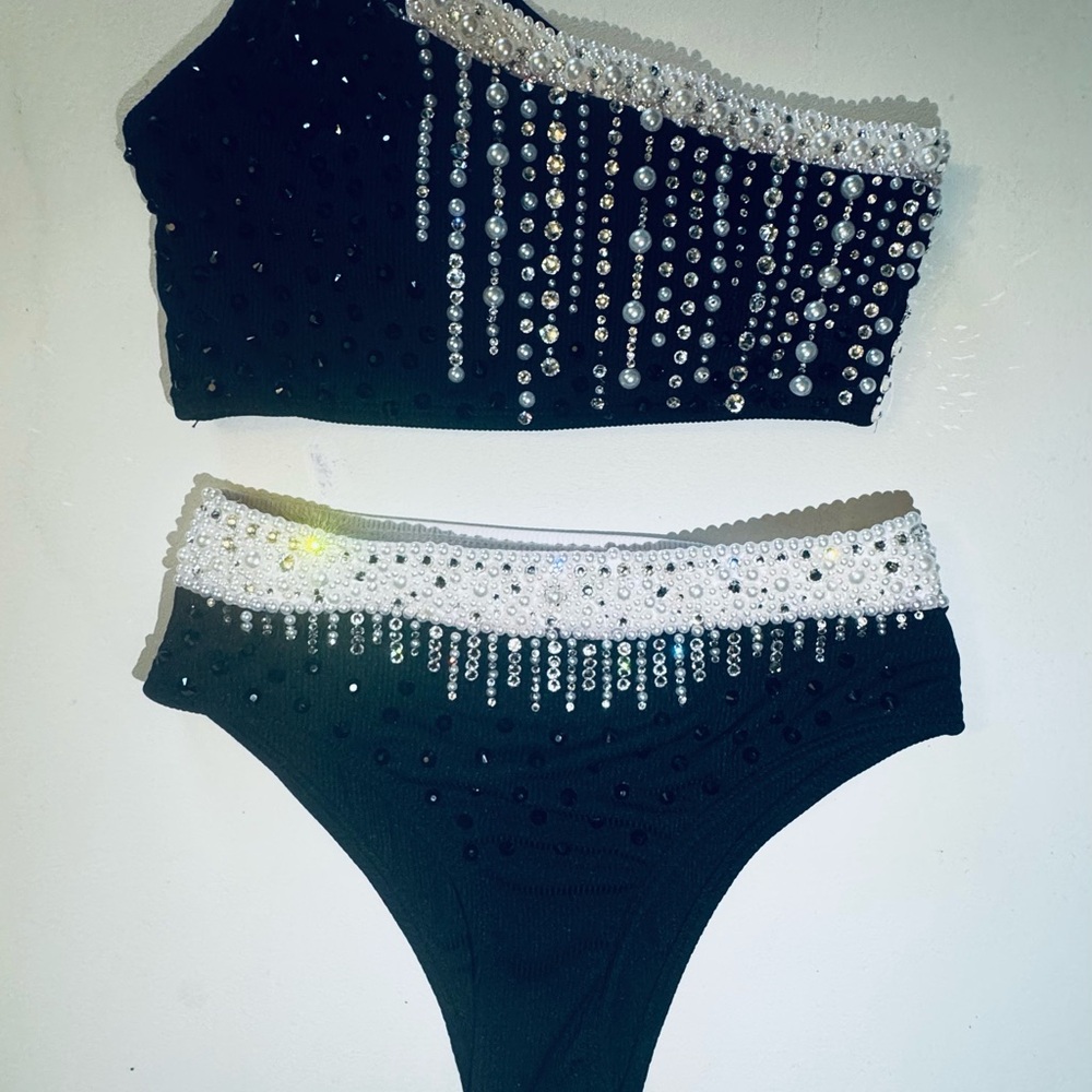 Pearl & Rhinestone One-Shoulder Black Crop Top - Picture 4 of 8